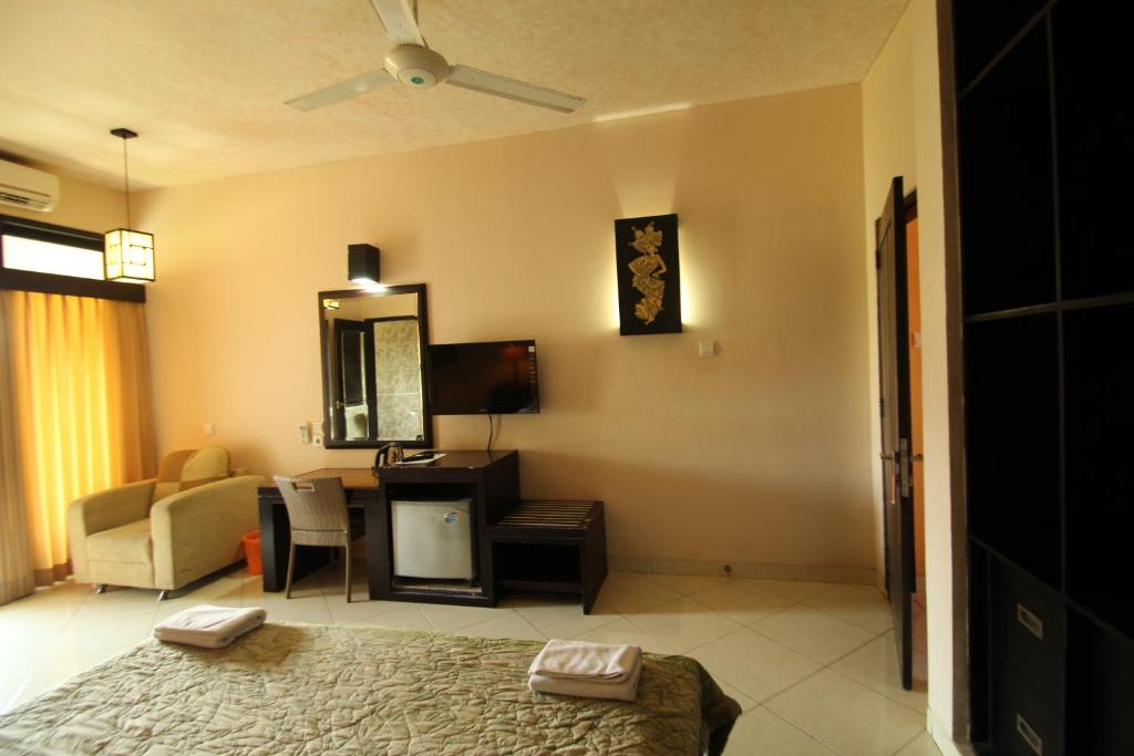 gallery16