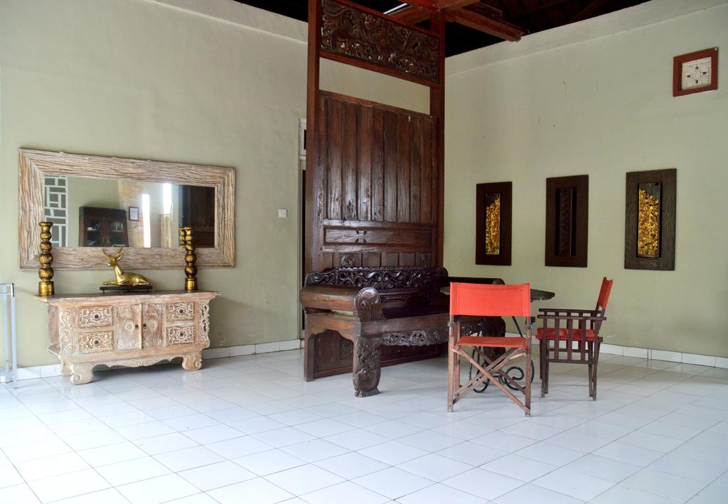 gallery4