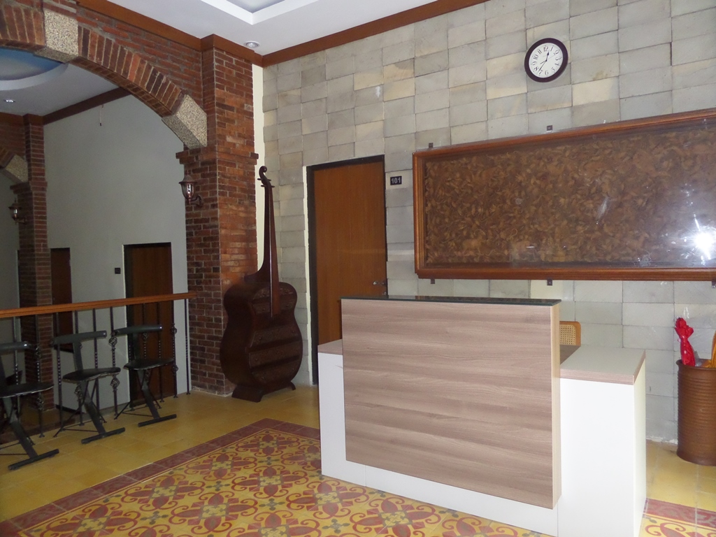 gallery8